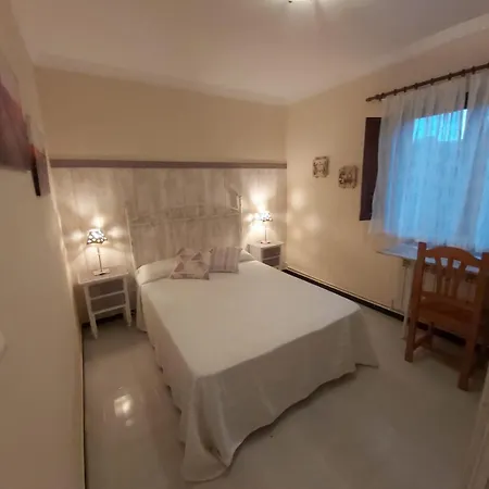 Gasthuis Hospedaje Orena *